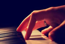 实盘交易杠杆:有哪些app可以买股票-浮盈颇丰 “牛散”、私募ETF持仓曝光